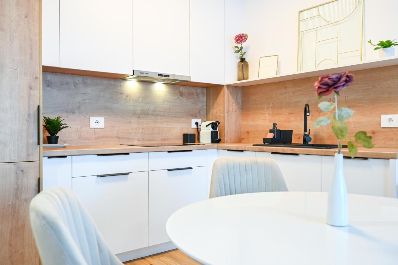 Apartament Km Flats Oradea Zewnętrze zdjęcie